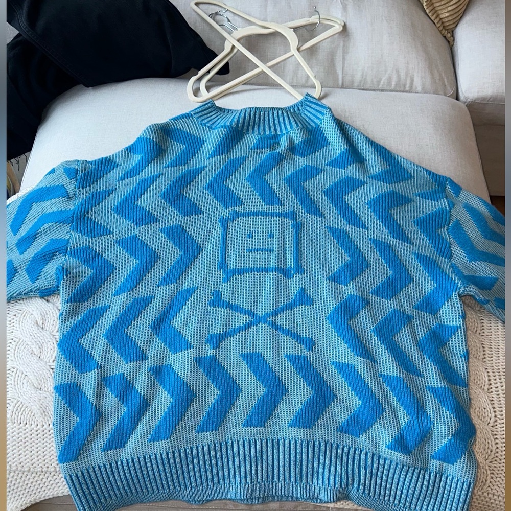 Beautiful Acne Studios Sweater! Worn a handful of times. In wonderful condition
